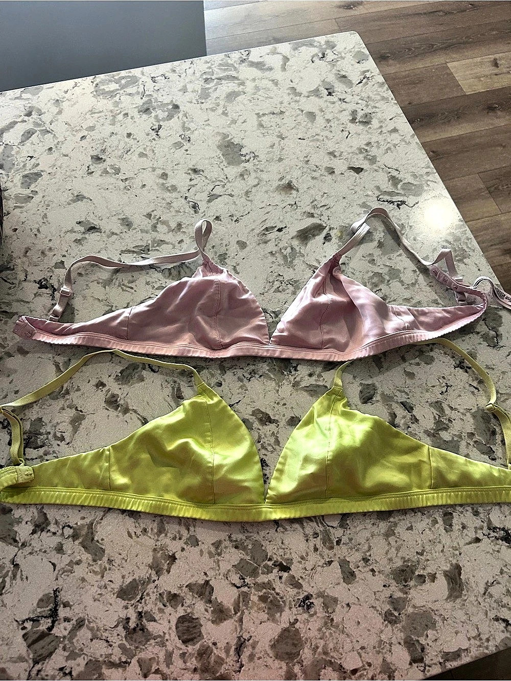 Victoria's Secret Tease Satin Kiss Triangle Bralette Pink & green Size Small